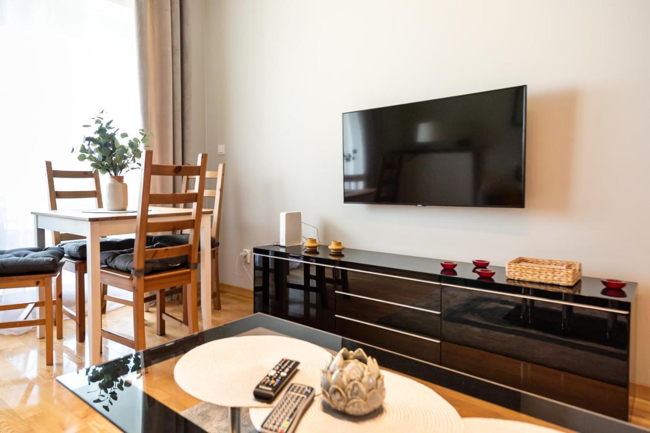 Wola Prime 2-Bedroom Apartment Varsavia Esterno foto
